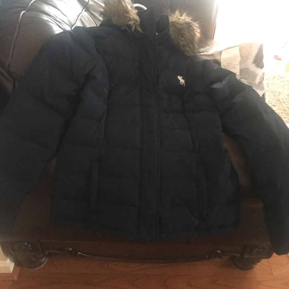 Abercrombie size medium girls jacket.  Used as a ski jacket for one season.